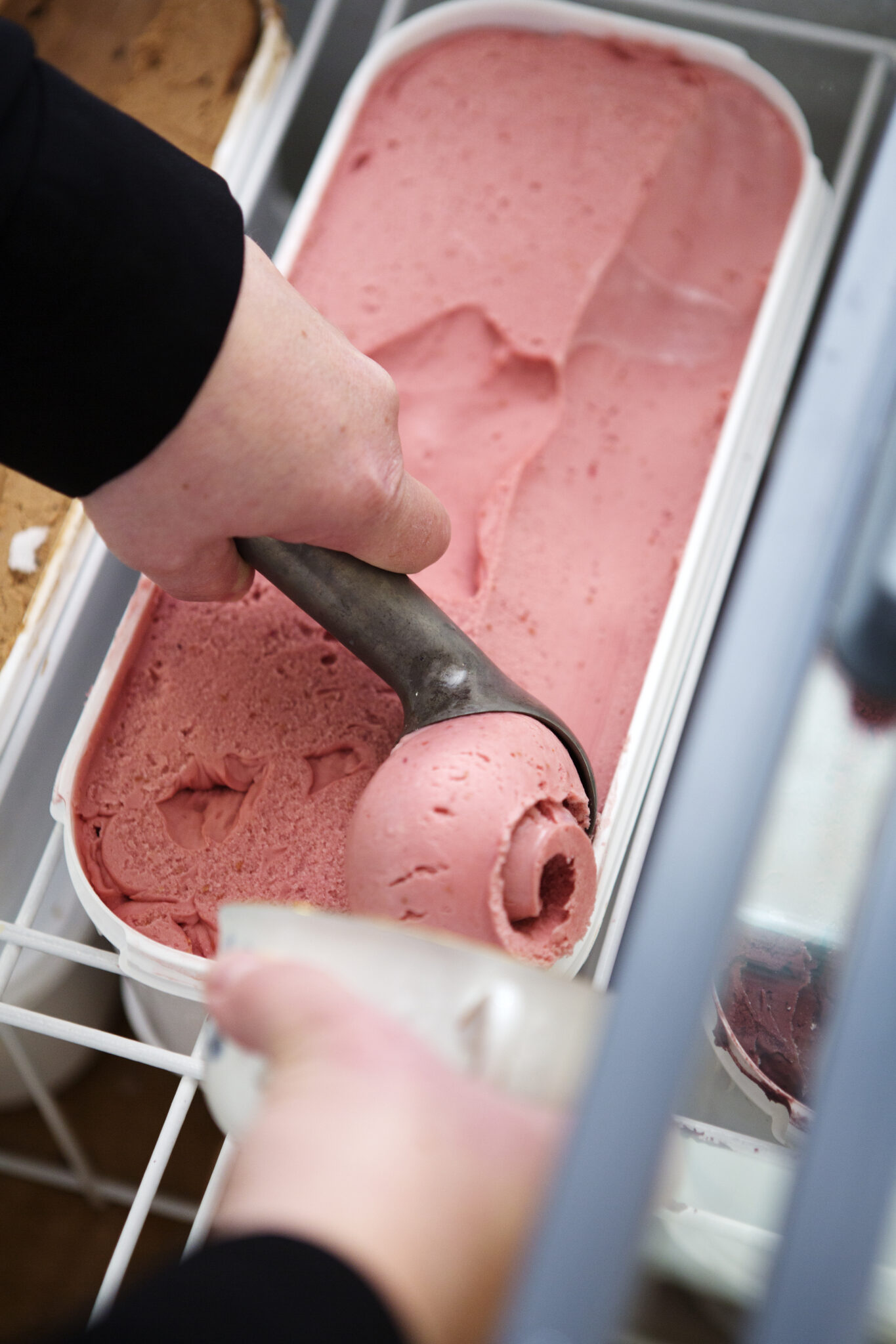 Skopglass 2 smaker Jordgubb och blåbär 2 tråg av varje